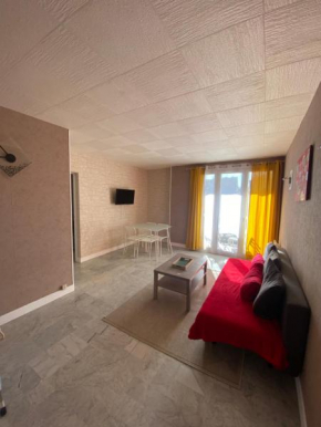 Le 35 Liberté-Spacieux appartement avec balcon et local vélos-Centre Commercial Polygone Béziers